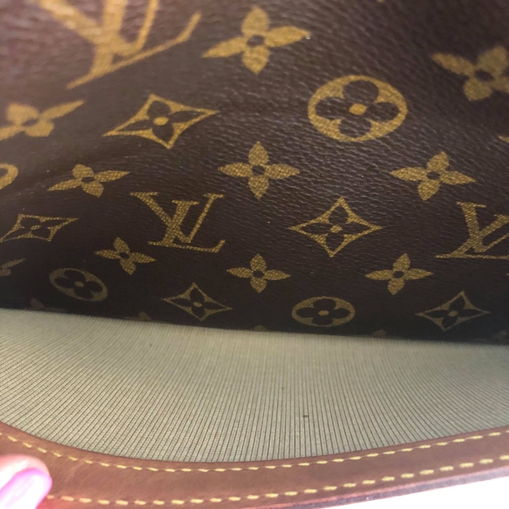 Lv Authentic!! - image 8